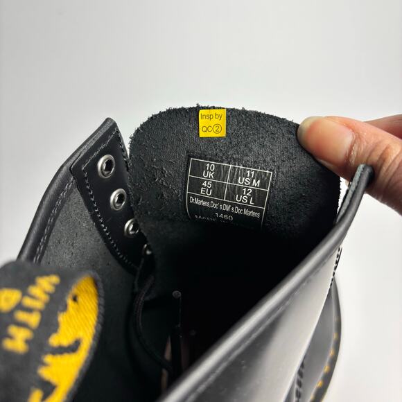 Dr Martens Unisex 1460 Smooth Leather Lace Up Boots in Black - Picture 9 of 9